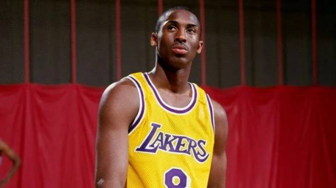 kobe-bryantin-ilk-nba-formasi-rekor-fiyata-satildi-YclE3NnX.jpg