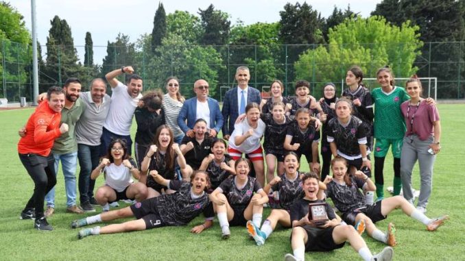 ural-akuzum-turkiyede-kadin-futbolunu-tabana-yaymak-gerekiyor-VugyFvsJ.jpg